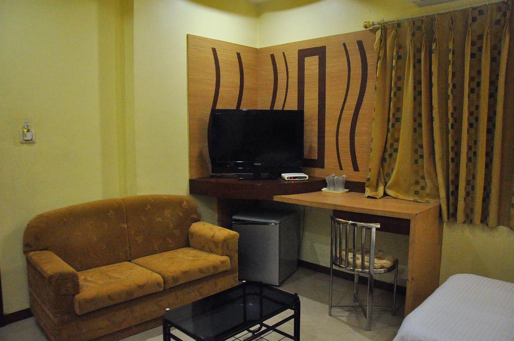 Hotel Evershine 라즈콧 객실 사진